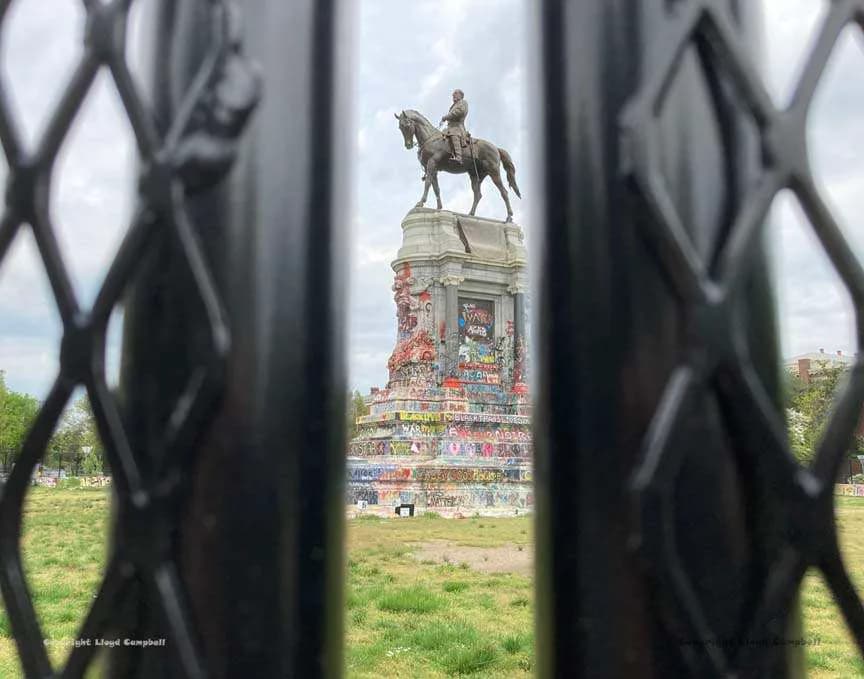 Artwork 02 by Lloyd G Campbell