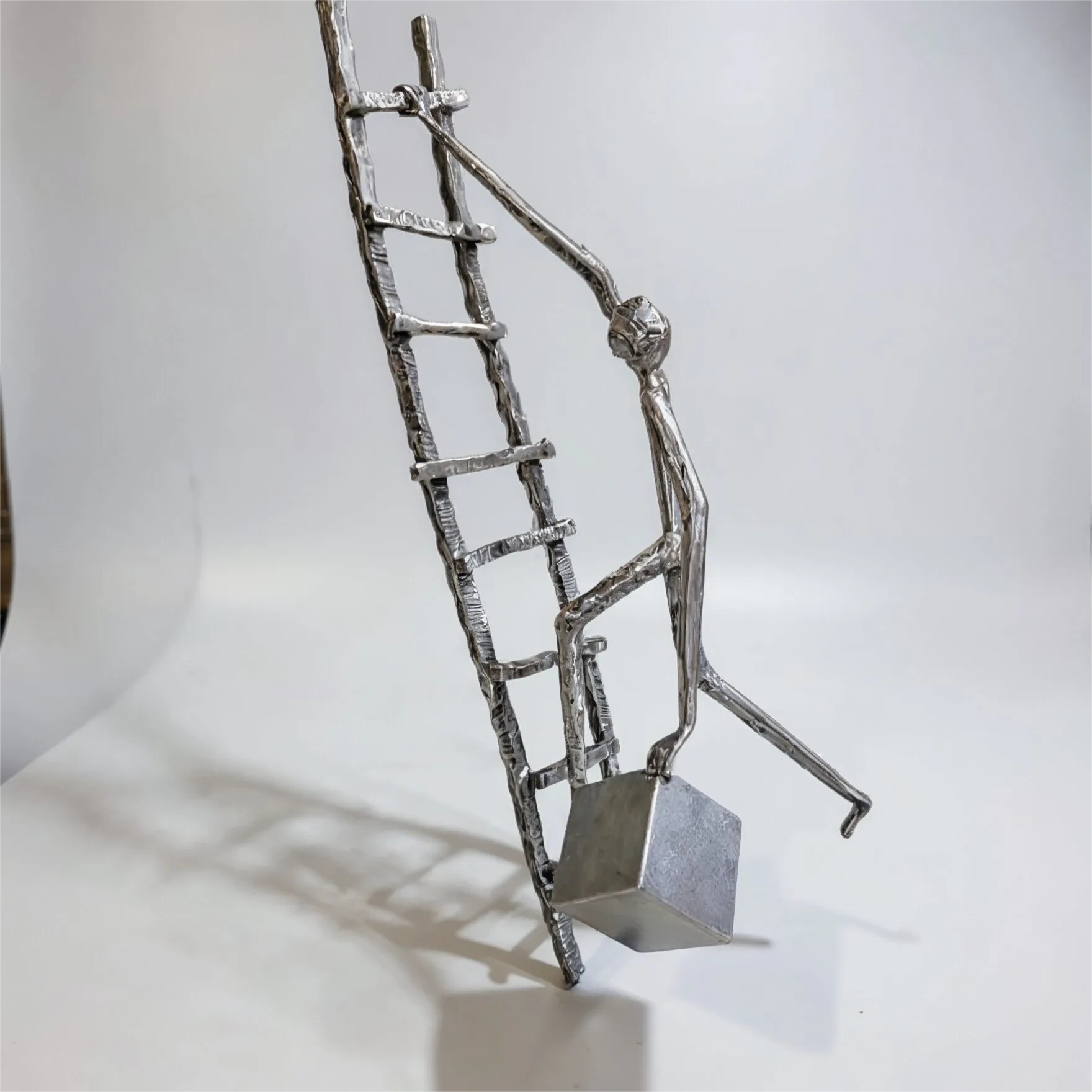 Hero artwork by Precicra