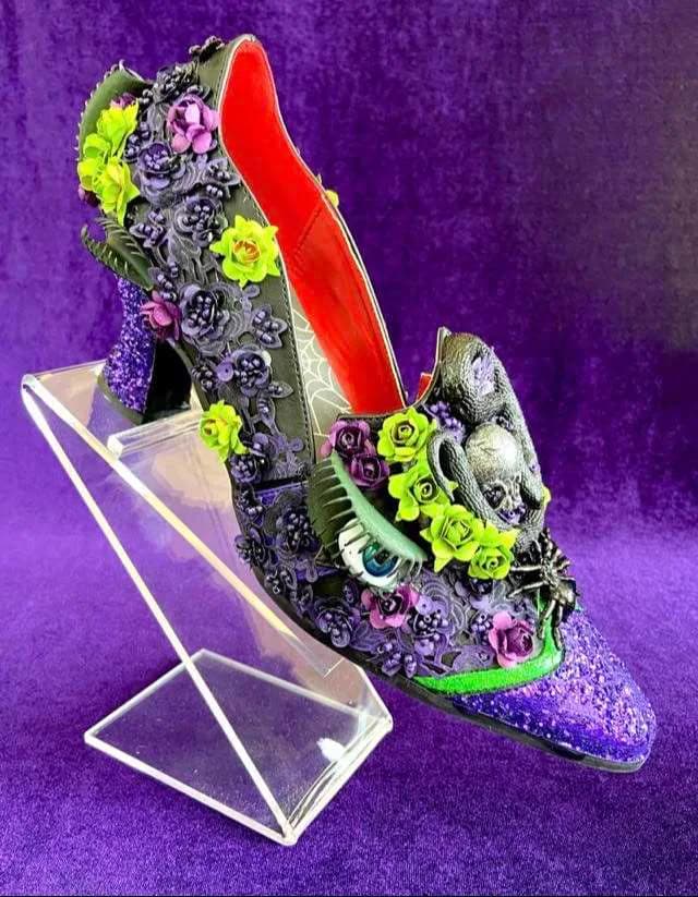 Hero artwork by Studio 9922. Le Petit Atelier (costume and shoe art).